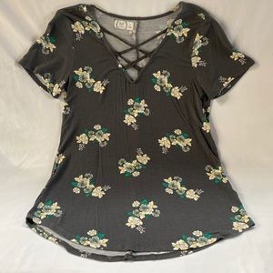 24/7 Maurices floral shirt 🤍